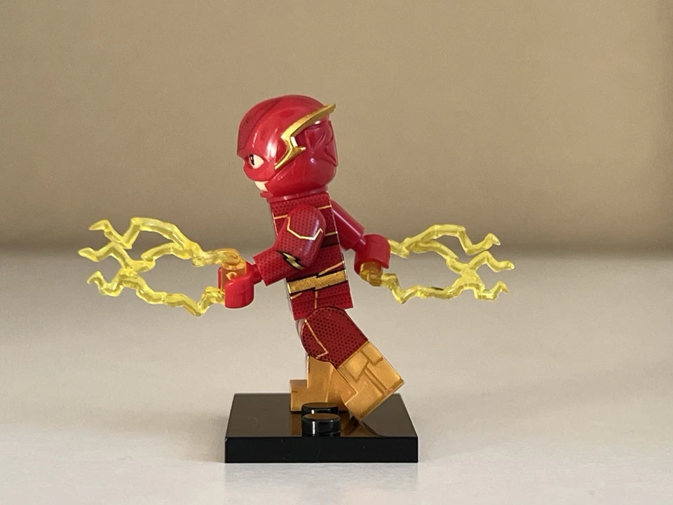 DC The Flash Minifigure Side