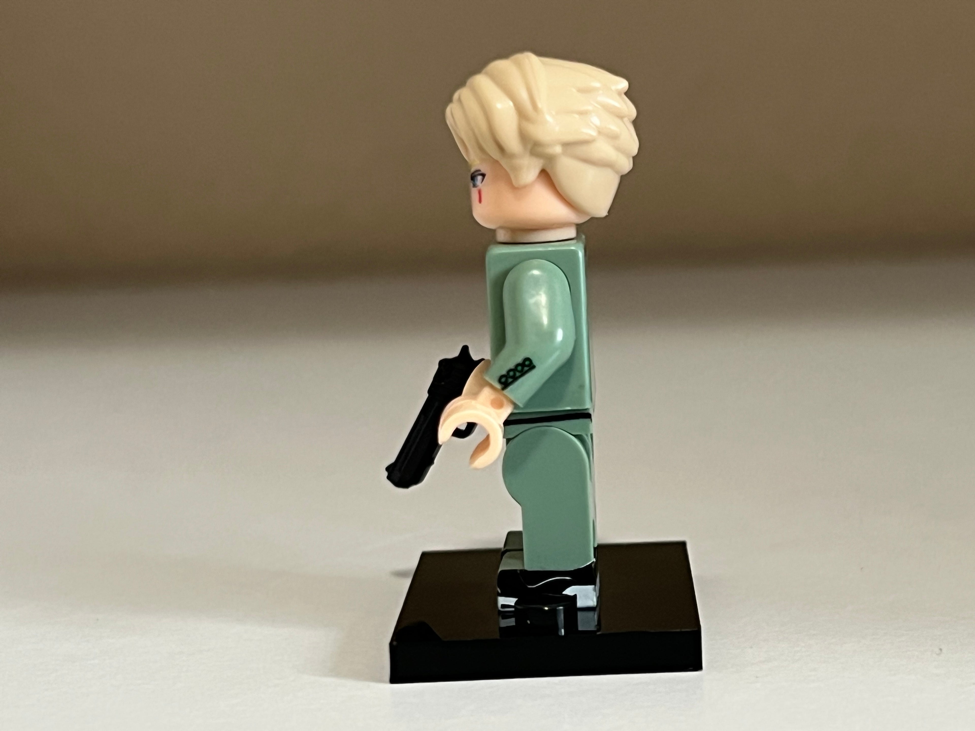 Spy Family Loid Minifigure