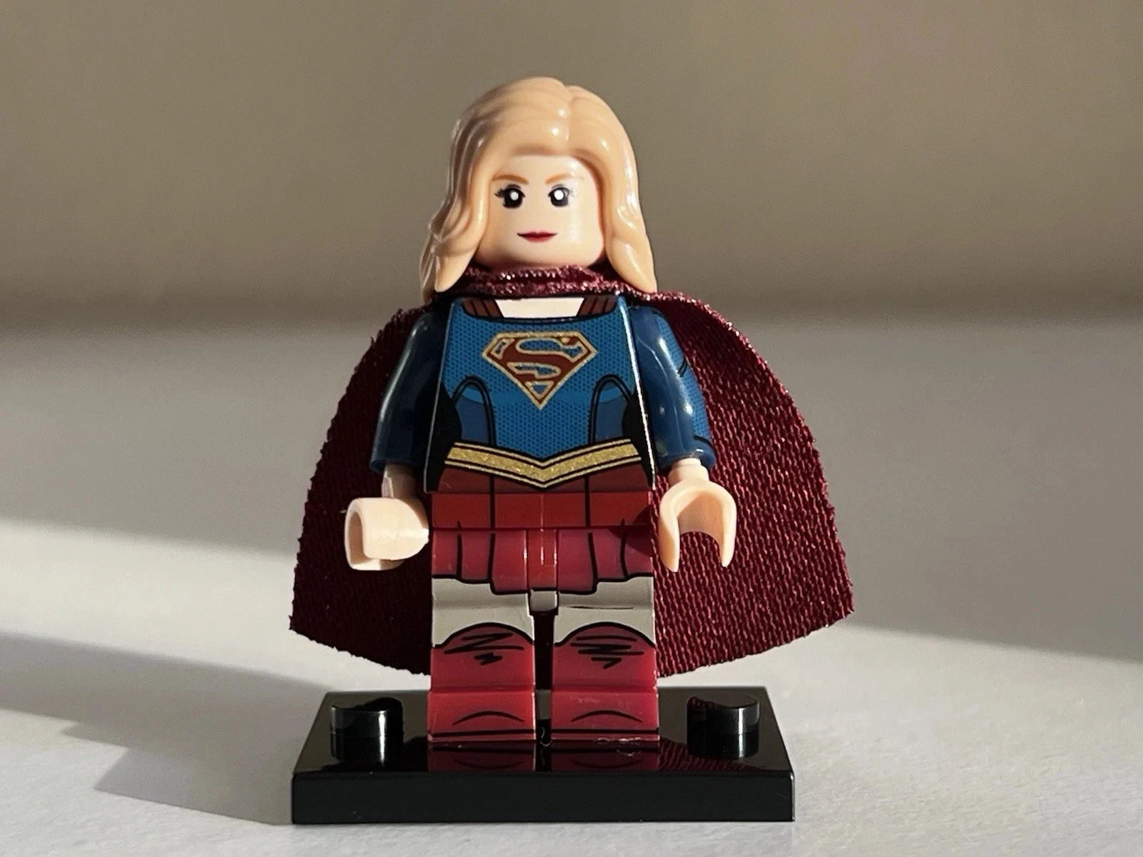 DC Supergirl Minifigure