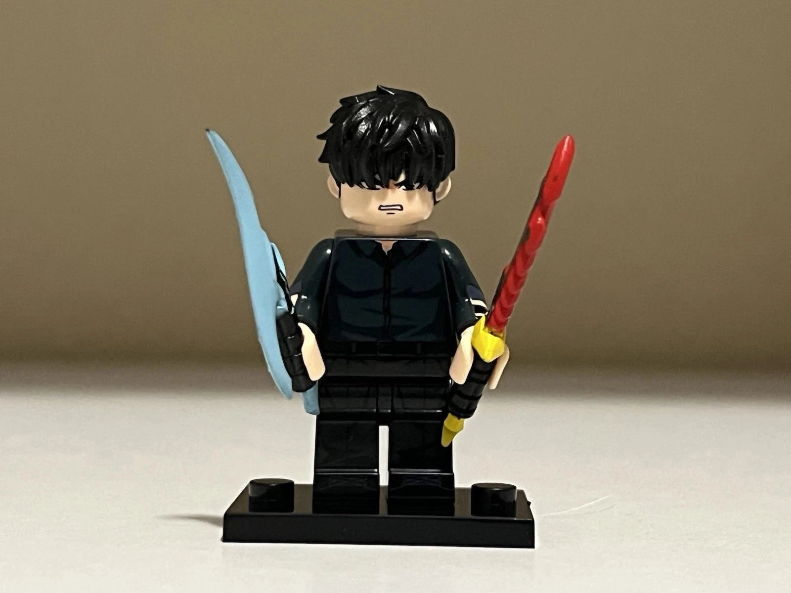 Solo Leveling Sung Jinwoo Minifigure