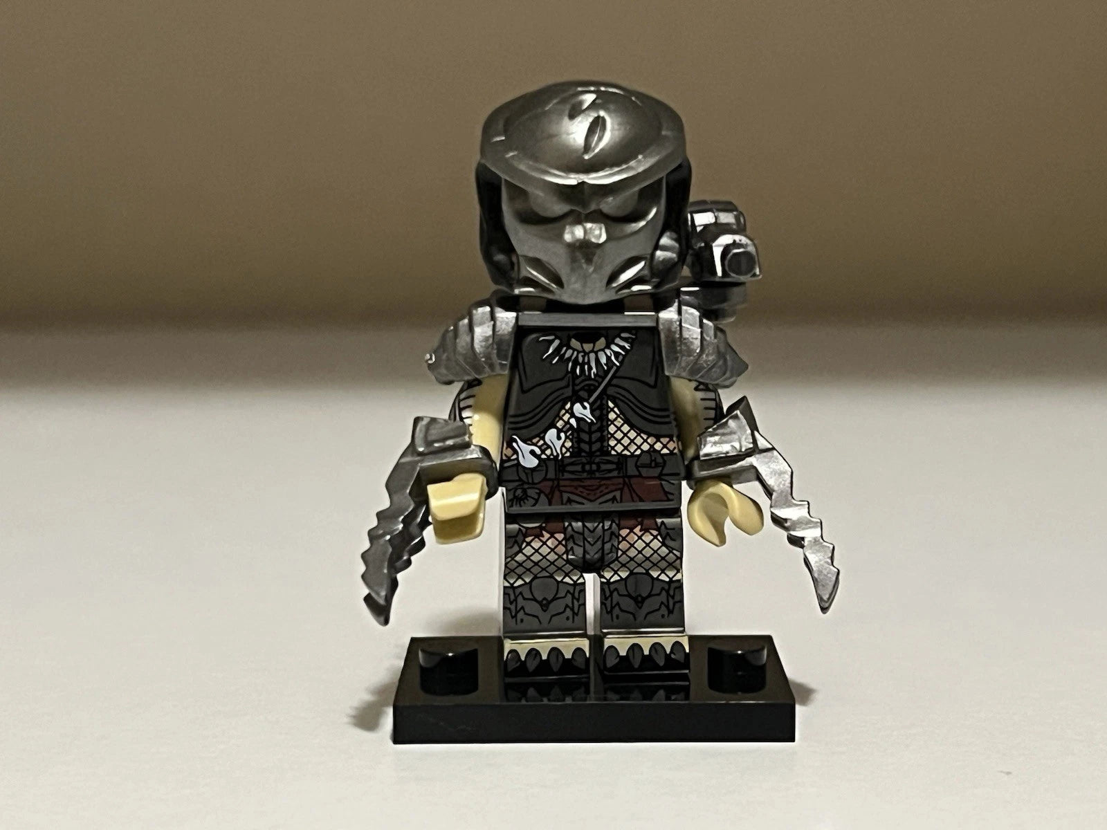 Predator Minifigure