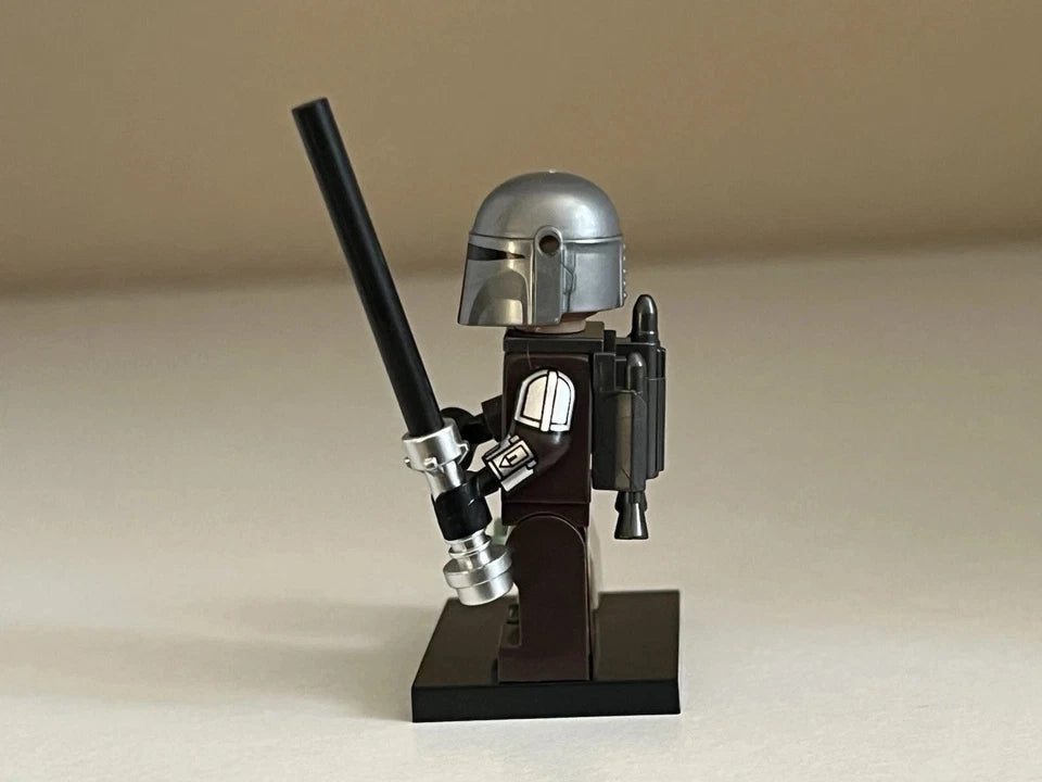 Star Wars Mandalorian and Baby Yoda Minifigures