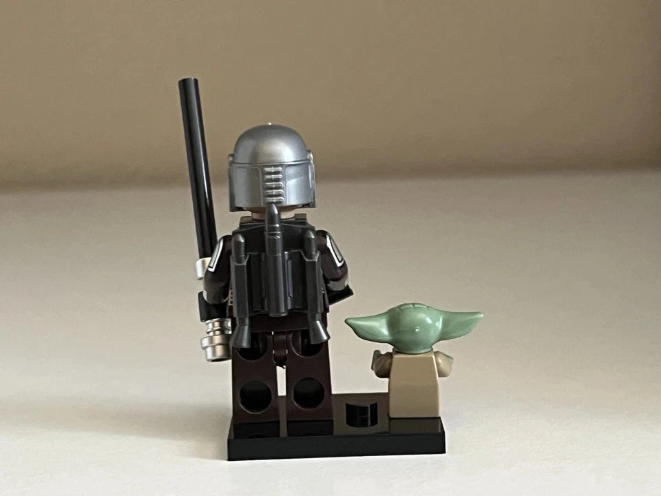 Star Wars Mandalorian and Baby Yoda Minifigures