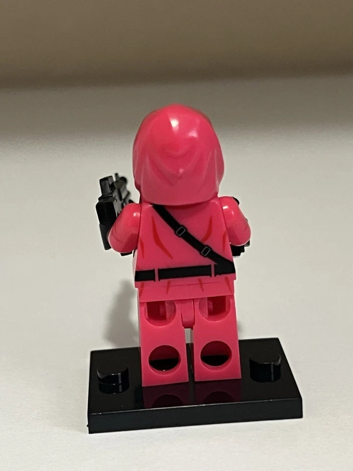 Squid Game Circle Mask Guard Minifigure